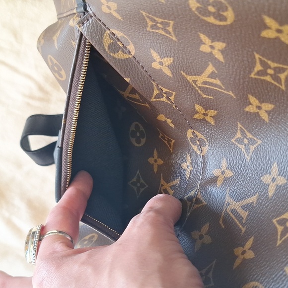 Louis Vuitton Palm Springs backpack - Picture 12 of 13